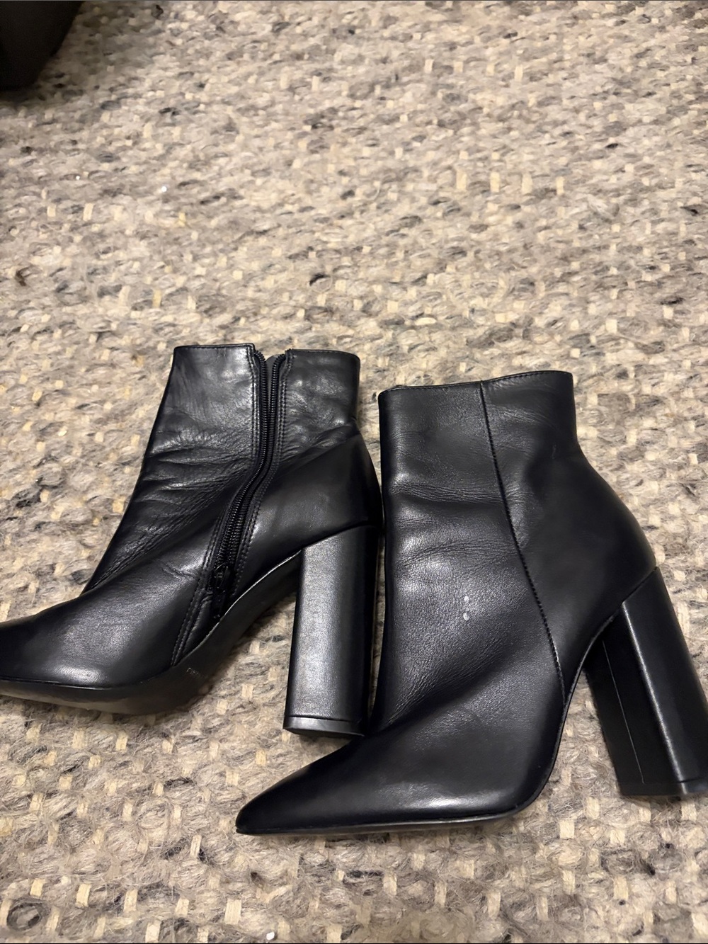 Steve Madden Classic Black Leather Pointed-Toe Ankle Boots - Picture 5 of 6